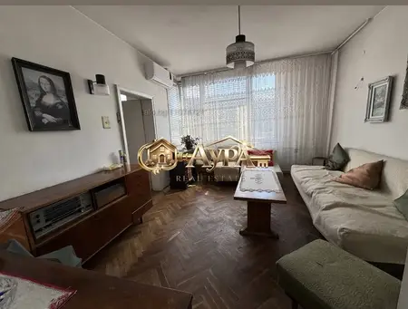 Ексклузивно!!! Тристаен апартамент в кв. Училищни