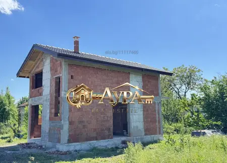 Двуетажна къща в кв. Куба